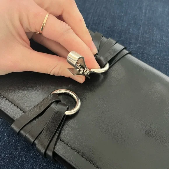 MARRIE SAINT PIERRE black leather purse - Picture 7 of 10